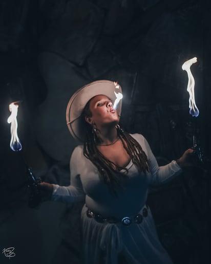 Gallery photo 6 of Lady Pyromancer