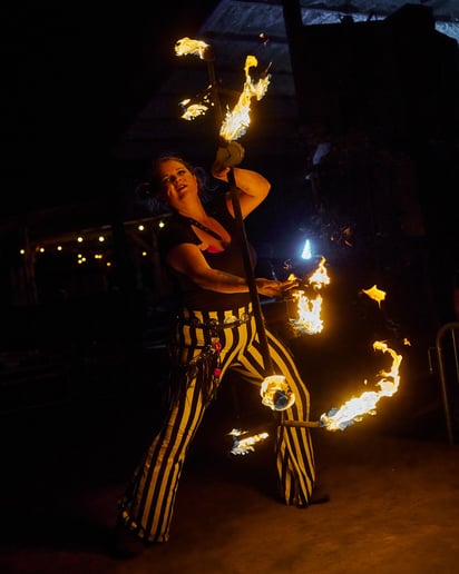 Gallery photo 9 of Lady Pyromancer