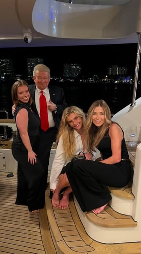 Gallery photo 7 of "Fake Trump"