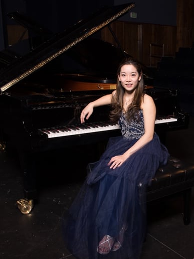 Gallery photo 1 of Fanya Lin
