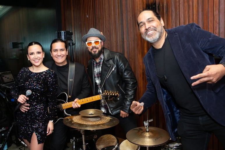 Gallery photo 1 of Bass player / Latin band
