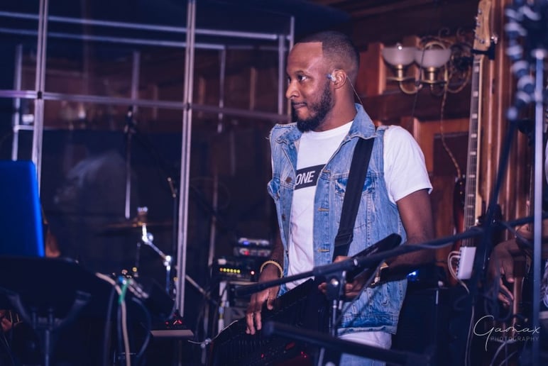 Gallery photo 9 of Farrel Hutchinson Music