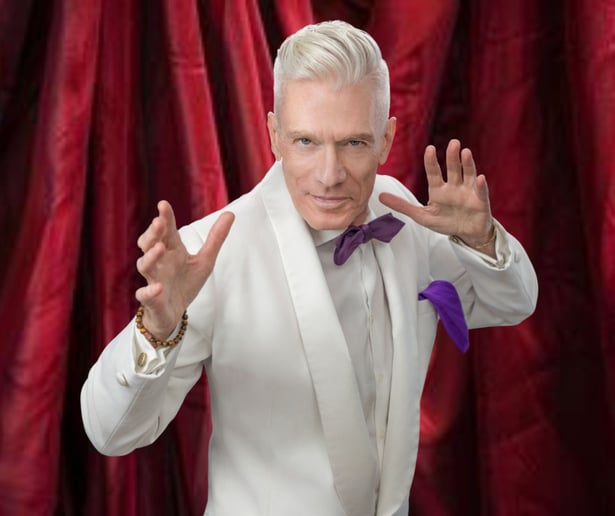 Gallery photo 3 of Felix Jones Magic