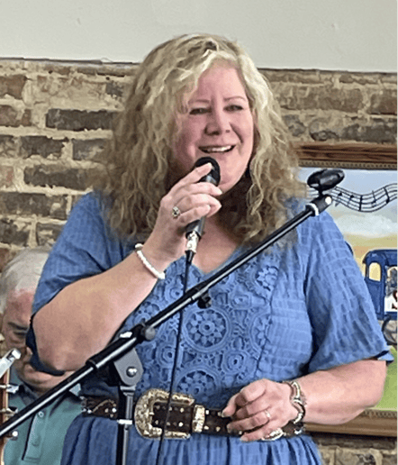Gallery photo 1 of Female Country Singer - Leigh Pollari
