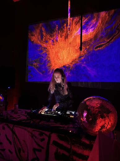 Gallery photo 1 of Mount Hood DJs
