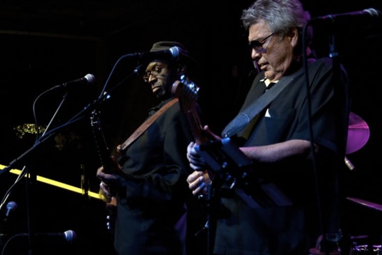 Gallery photo 1 of Fenix Band