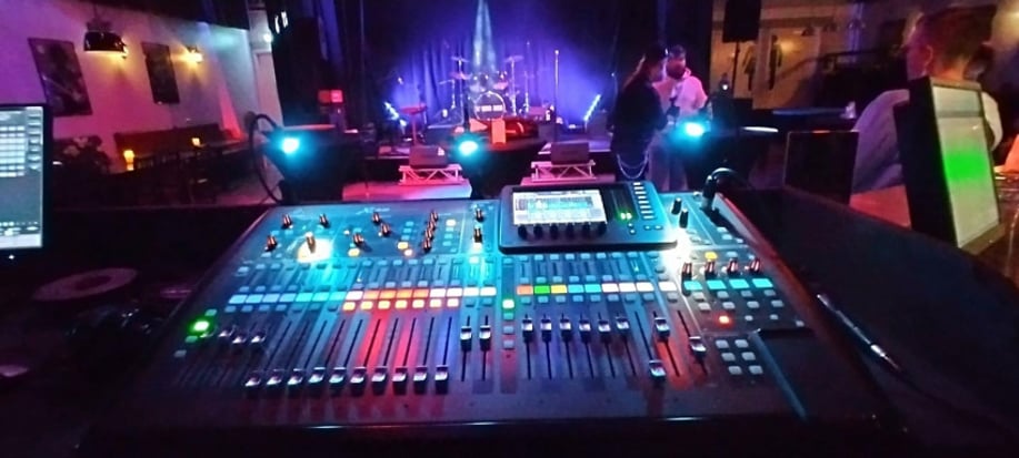 Gallery photo 10 of Fenixs Audio Rentals