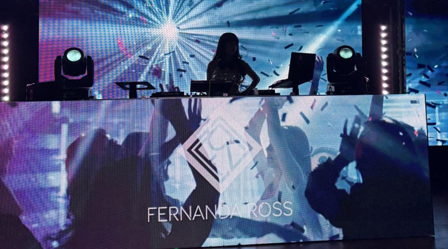 Gallery photo 12 of Fernanda Ross