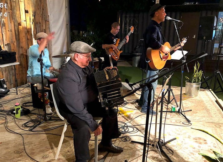Gallery photo 5 of Ferra & the Tango Cats