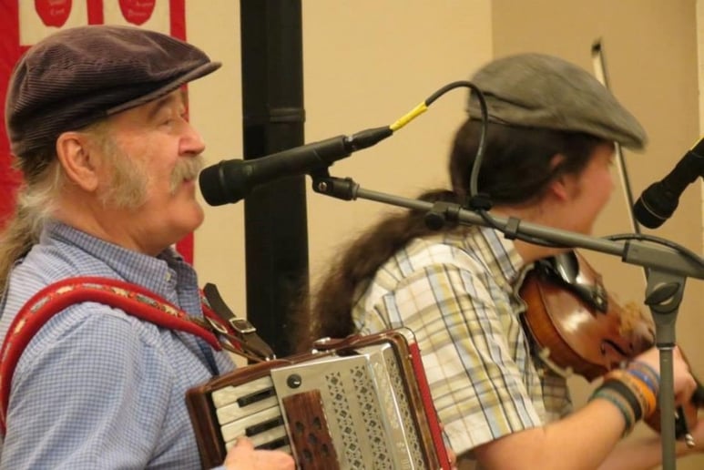 Gallery photo 4 of Fiddling Thomsons