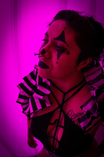 Gallery photo 5 of FiFi Switchblade