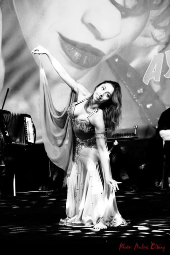 Gallery photo 2 of Fify Bellydancer