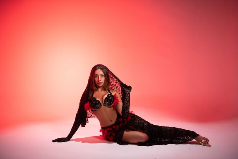 Gallery photo 3 of Fify Bellydancer