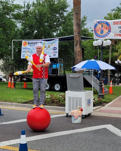 Gallery photo 8 of Odd-o-Ts' Entertainment