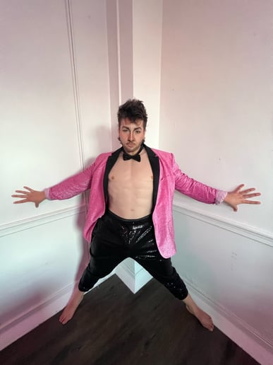 Gallery photo 6 of Finn Gerring - Drag King