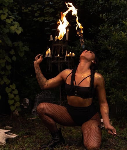 Gallery photo 1 of Fire & aerial performances