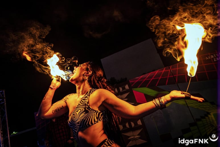 Gallery photo 16 of Riley Jalowy Fire Eater