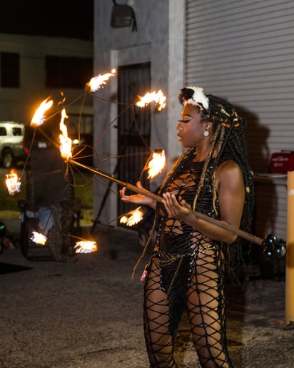 Gallery photo 7 of Fire Performing by Syanne Seaweed