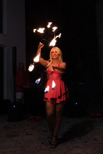 Gallery photo 2 of Fireblondie