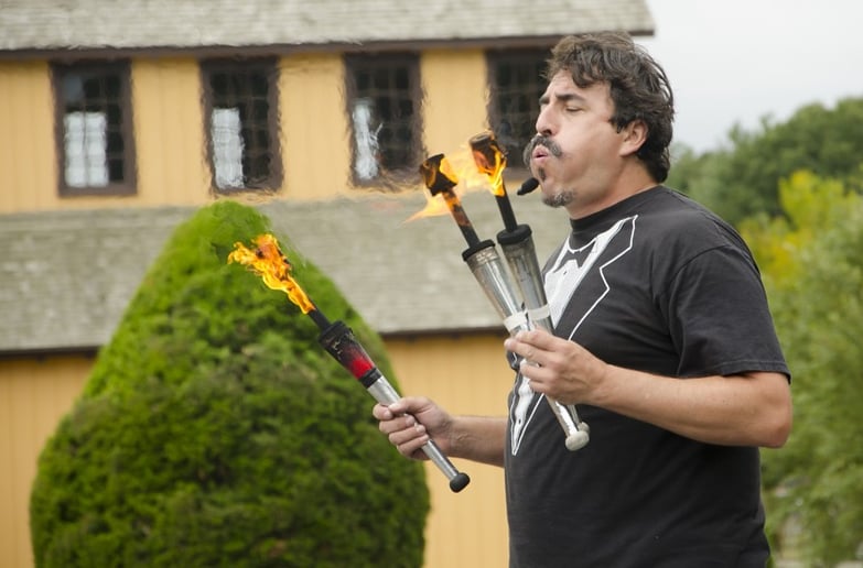 Gallery photo 10 of Keith Leaf - Amazing Fire Juggler