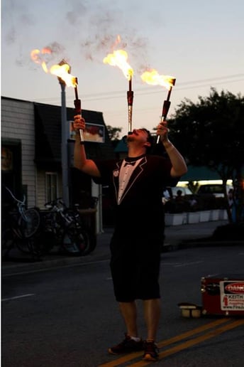 Gallery photo 12 of Keith Leaf - Amazing Fire Juggler