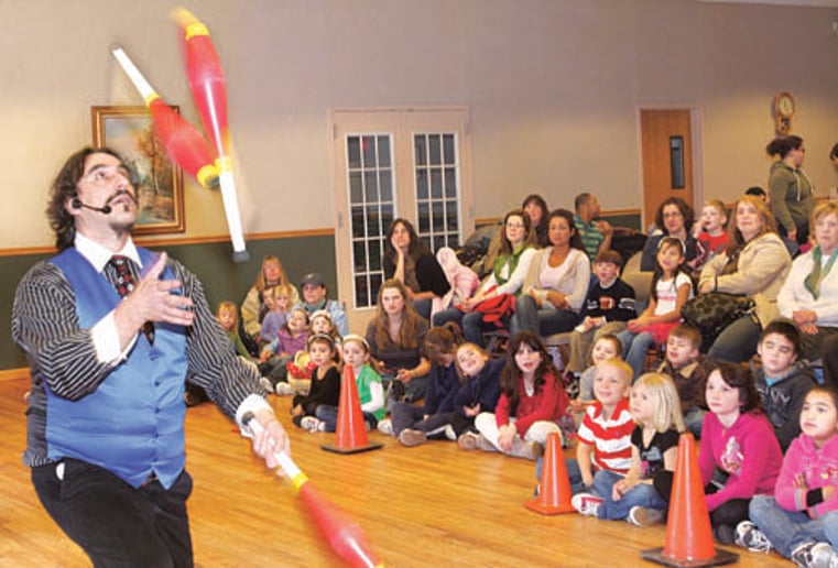 Gallery photo 13 of Keith Leaf - Amazing Fire Juggler