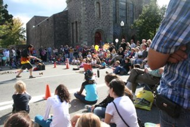 Gallery photo 17 of Keith Leaf - Amazing Fire Juggler