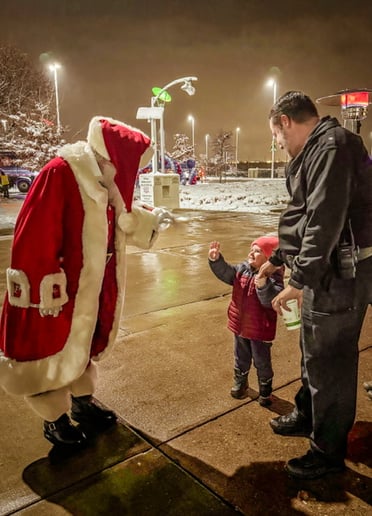 Gallery photo 16 of FireSide Santa