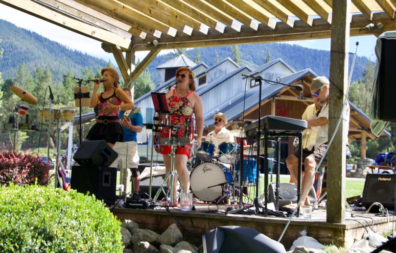 Gallery photo 4 of Six Piece Dance Band