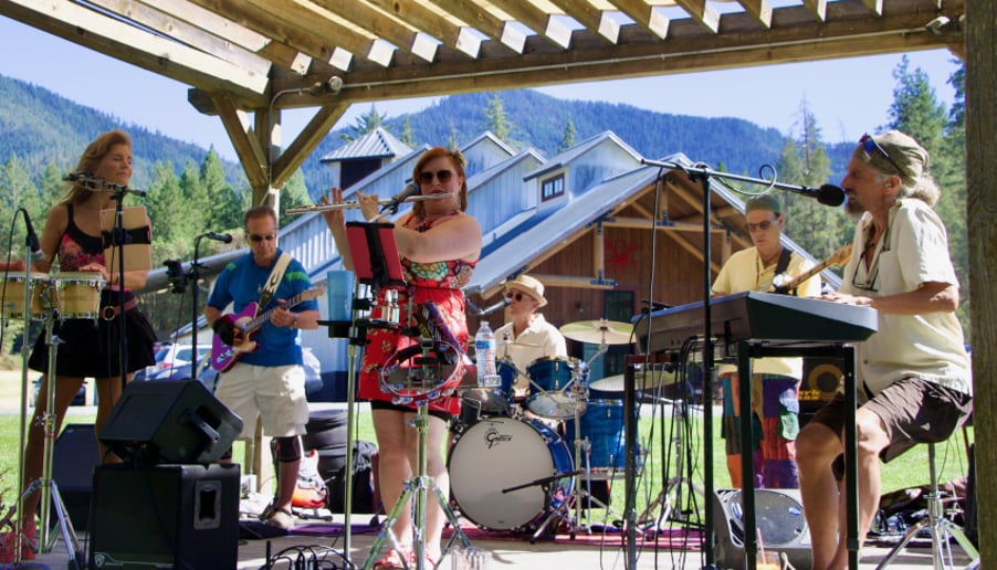 Gallery photo 5 of Six Piece Dance Band