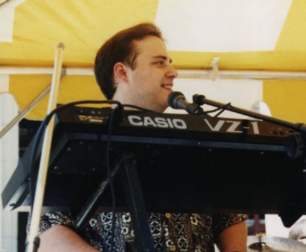 Gallery photo 21 of FlashBack the party band