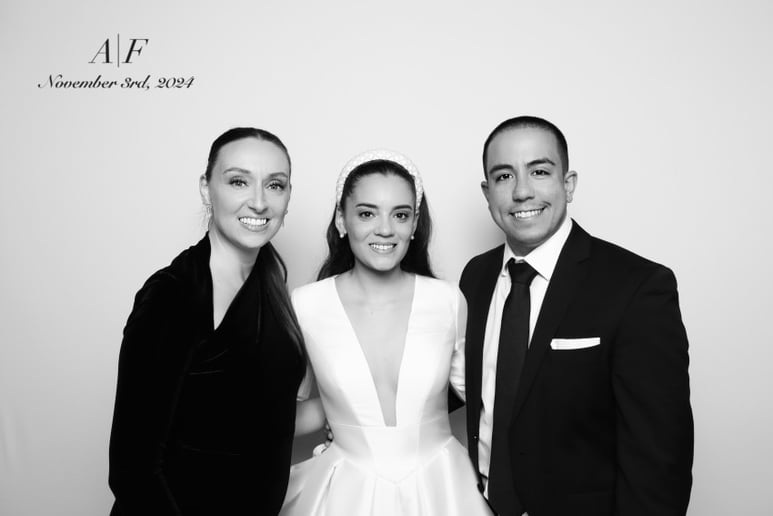 Gallery photo 2 of Flawless Pix Photo Booths, LLC