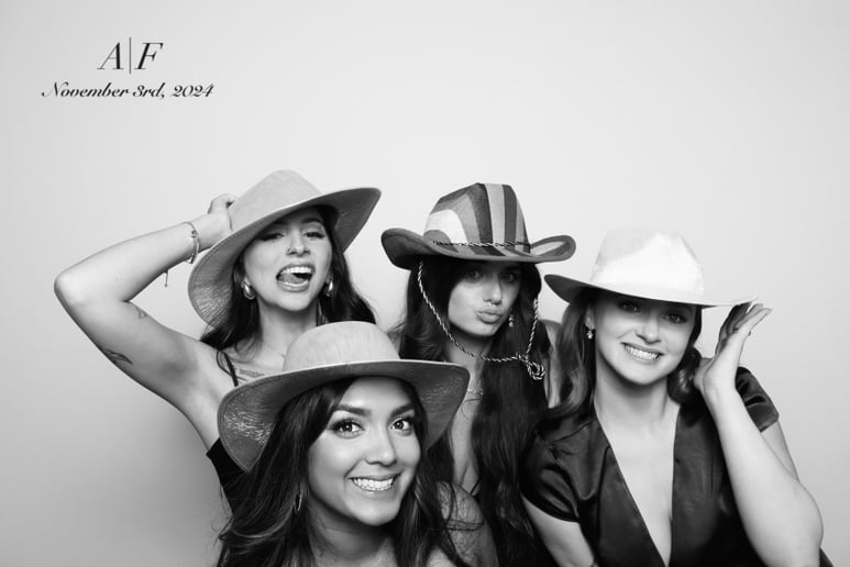 Gallery photo 4 of Flawless Pix Photo Booths, LLC
