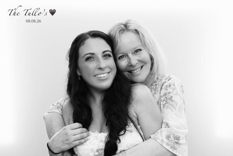 Gallery photo 11 of Flawless Pix Photo Booths, LLC