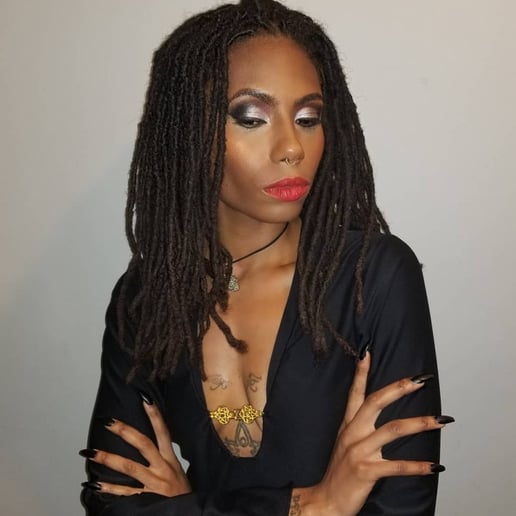 Gallery photo 4 of Flawless Vanity