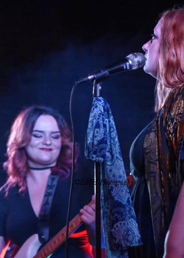 Gallery photo 10 of Fleetwood 2 The Max Tribute Band