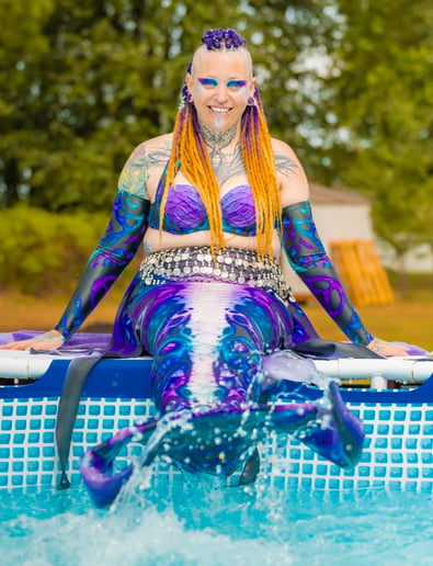 Gallery photo 7 of Cyanide Circus Sideshow
