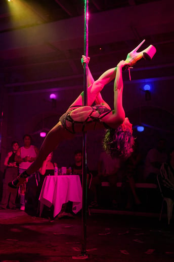 Gallery photo 5 of Flex Fatale: Aerial, Cirque & Pole