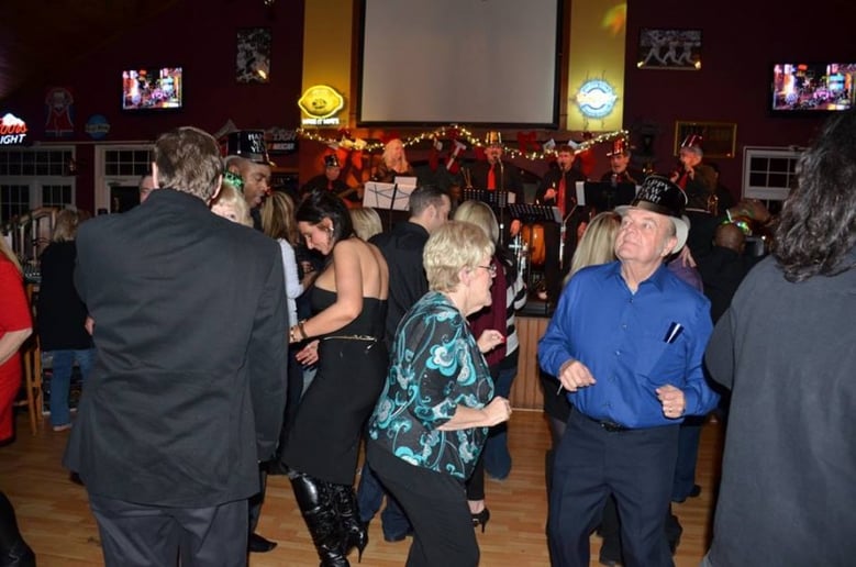 Gallery photo 5 of Flirtin With The Mob