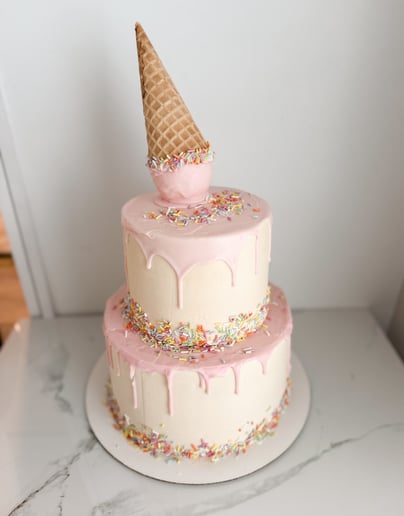 Gallery photo 4 of Flourish Cakery & Events