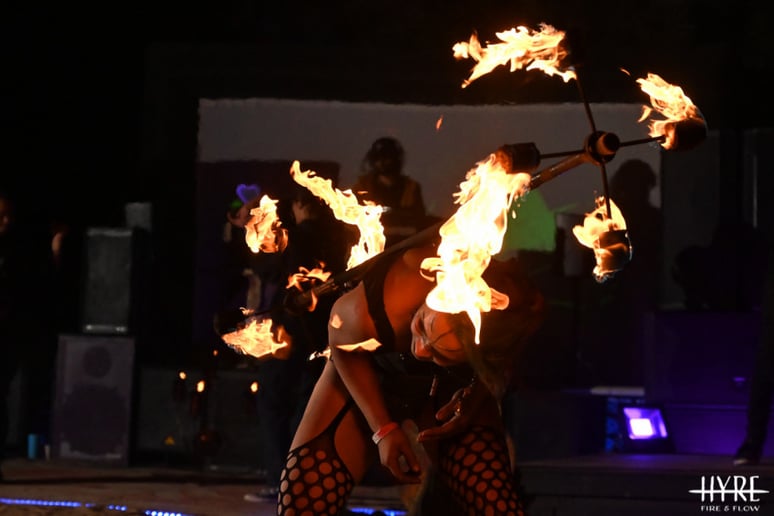 Gallery photo 1 of Flow Artist Tina