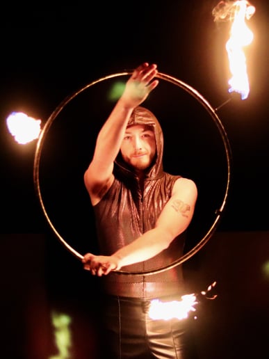 Gallery photo 6 of "Flow Master" multi-prop artist