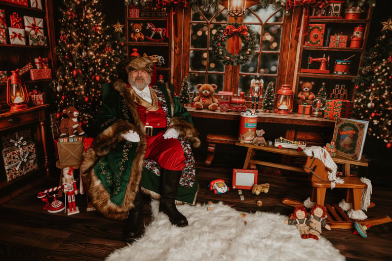 Gallery photo 4 of Flushing Santa and Company