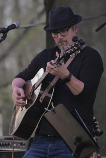Gallery photo 1 of Folk Rock & Storytellers