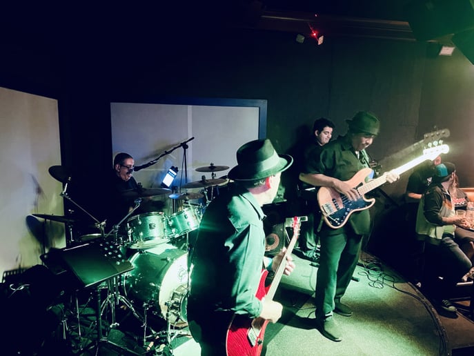 Gallery photo 7 of Eminent Groove