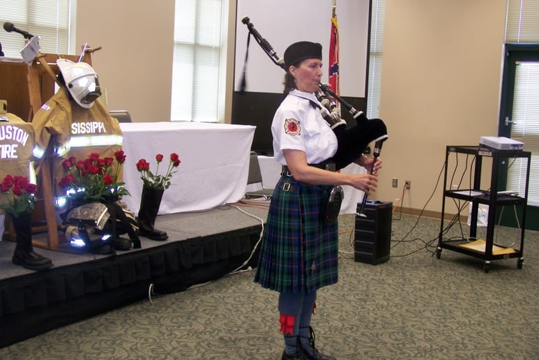 Gallery photo 4 of Zoe Brumfield, the forest piper