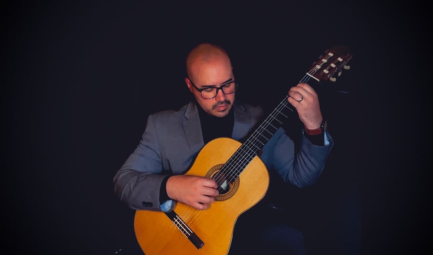 Gallery photo 1 of Forever Yours Classical Guitarist NYC