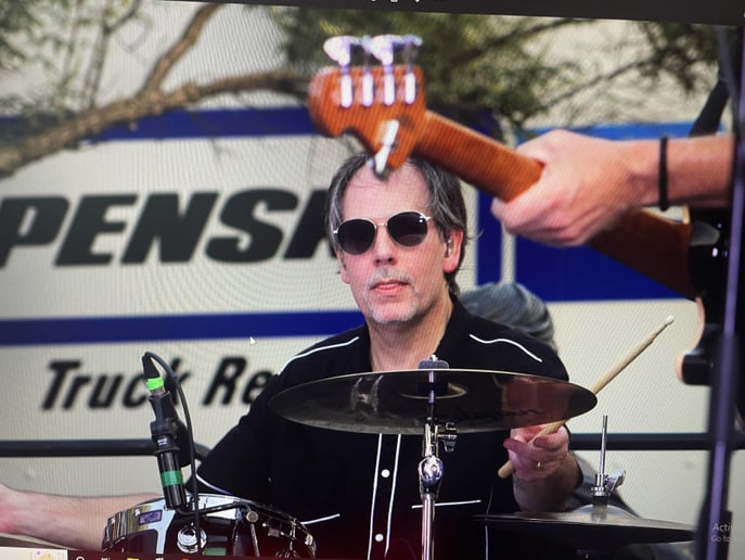 Gallery photo 6 of Uptown Live