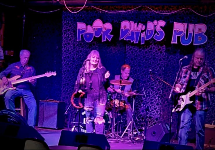 Gallery photo 3 of Uptown Live