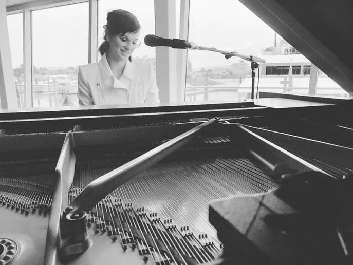 Gallery photo 4 of Frances Hope - Indie, Folk, Alternative